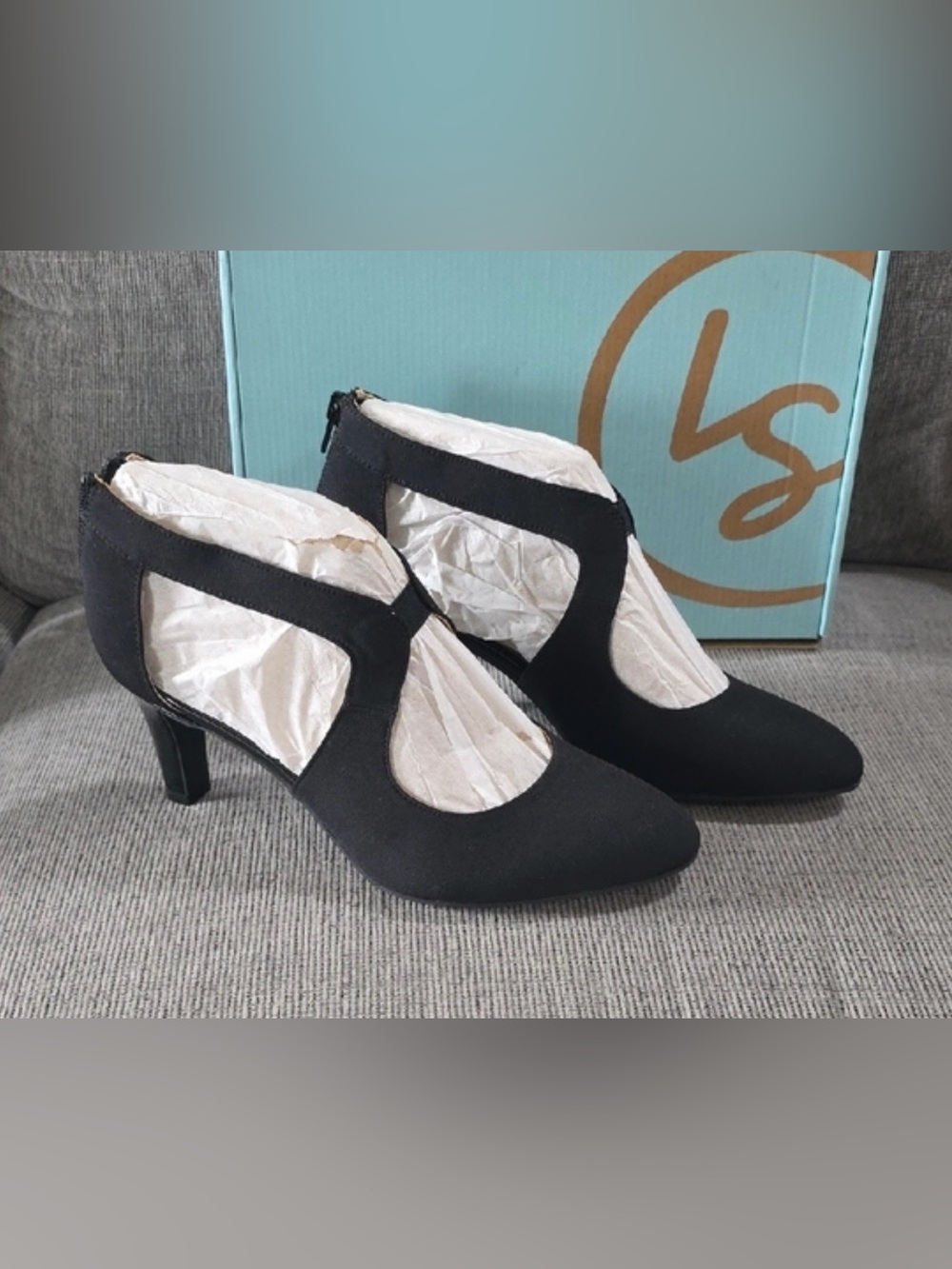 NIB LifeStride Giovanna 2 Black Suede Cutout Pumps - Size 10W $39